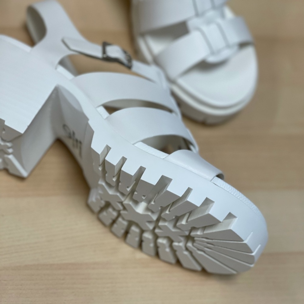 Chunky heel sandal - Picture 3 of 3